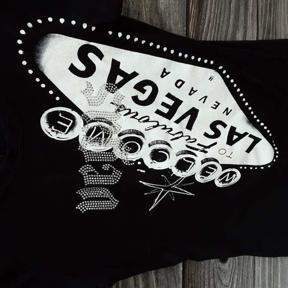 Las Vegas black & white t-shirt size XL NWT - Picture 2 of 6